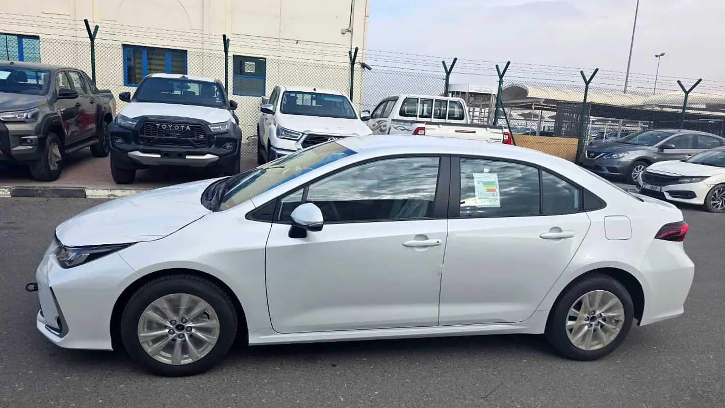 Toyota Corolla 2026 — photo 1 of 8