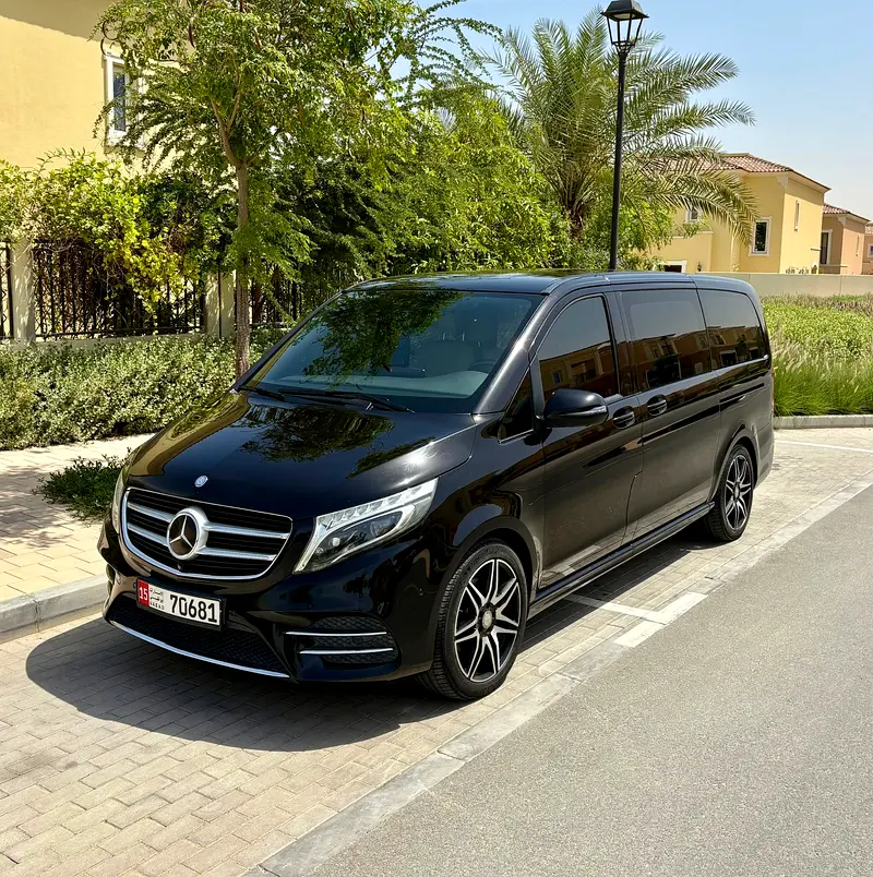 Mercedes-Benz V-Class 2017 — photo 1 of 20