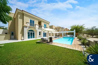 Luxurious B1 Villa | 5 Beds | Golf View