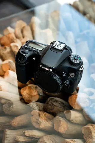 Canon EOS 70D DSLR Body - Good Condition+ Lens 50mm EFS 18-135 mm