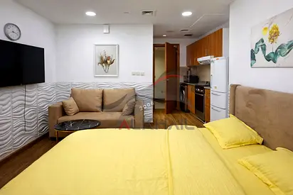 Upgraded Furnished Studio | 100% Lake Views | Parking