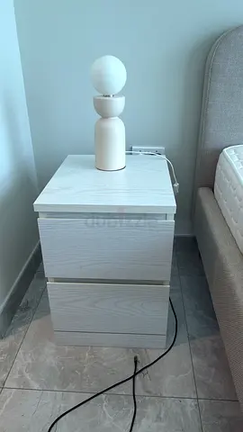 White 3-Drawer Bedside Nightstand / Nightstand Table