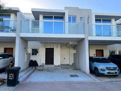 3BR Townhouse | Vacant | Unfurnished | 4 Chqs