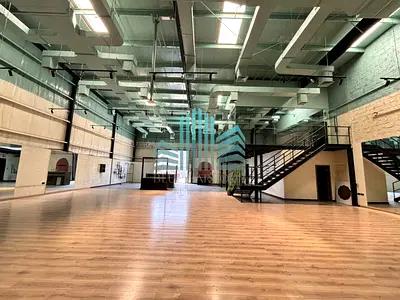 ONLY FOR CREATIVE BUSINESS & WELL-MAINTAINED SHOP CUM WAREHOUSE | EASY ACCESS TO MAIN ROAD