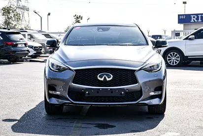 2018 Infiniti Q30 照片 2