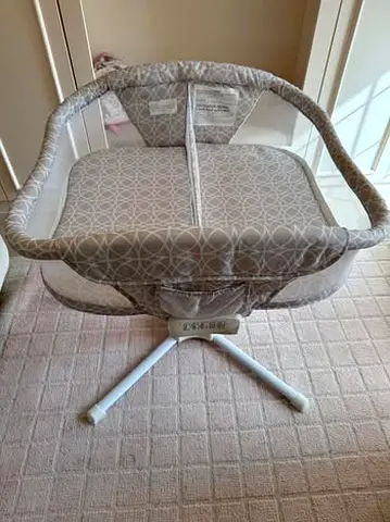 HALO BassiNest Twin Sleeper