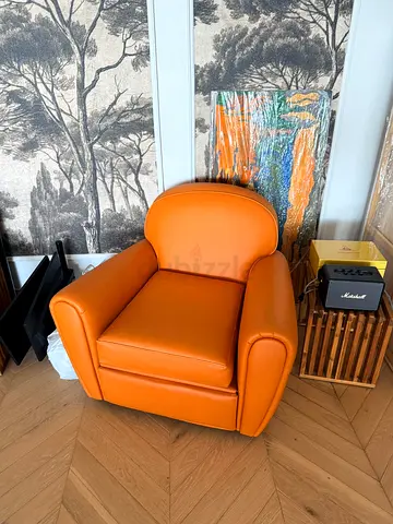 Poltrona Frau Vanity Fair, Iconic Italian Design,Orange Leather Armchair — Comfortable Single Seater