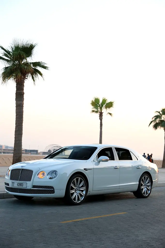 Bentley Flying Spur 2015 — photo 1 of 4