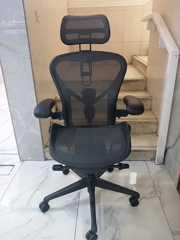 Selling For Herman Miller Remastered Aeron Chair Size B With Headrest Fully Loaded