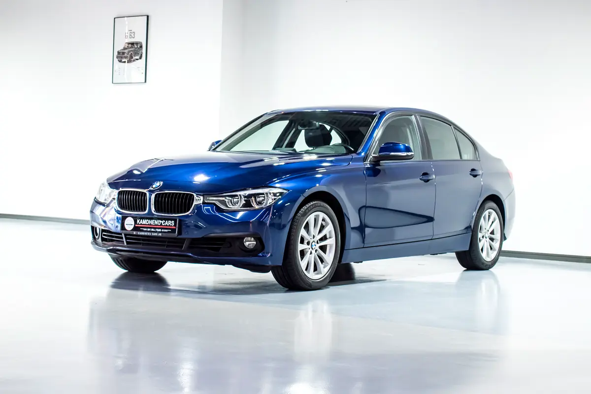 BMW 3-Series 2018 — photo 1 of 16