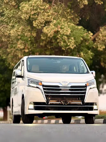 2026 Toyota Granvia Premium - GCC Specs - Brand New!