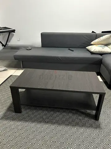 Detailed wood grain Coffee Table with Lower Shelf - Good Condition