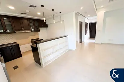 Converted 4 Bed | End Unit | Available Now