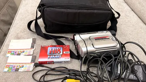 Sony CCD-TRV238E Hi8 Vintage Camcorder