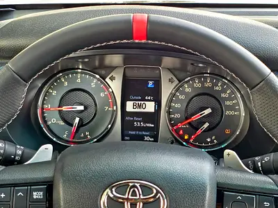 2025 Toyota HILUX photo 7