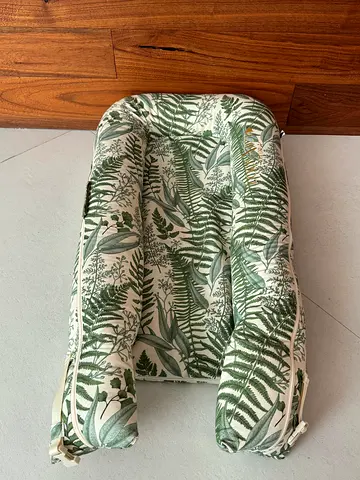 DockATot Deluxe+ Dock baby lounger / infant dock