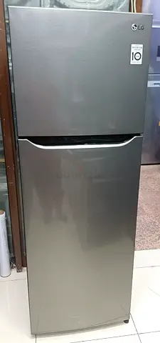 L.G fridge 402 litter for sell good working