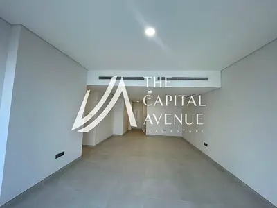 عرض ساخن | إطلالة جزئية على القناة | مع شرفة