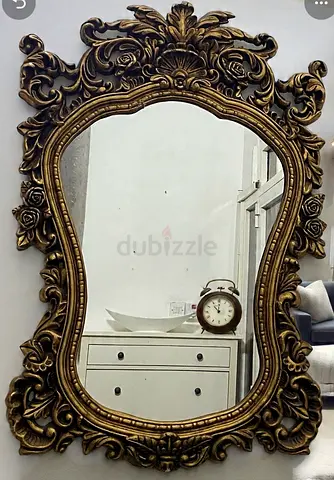 Vintage-Style Gold Wall Mirror (Decor