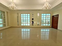 6 bedrooms spacious villa