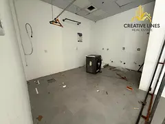 FULLY FITTED SHOP // PRIME LOCATION // HIGH FOOTFALL