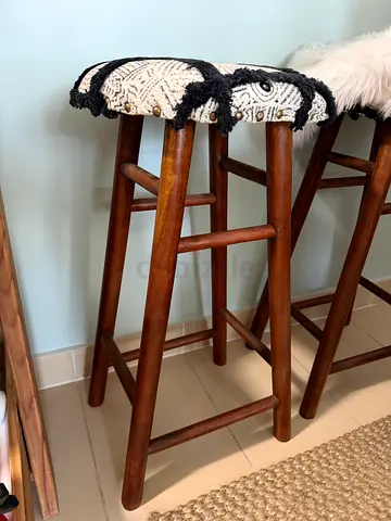 Set of 2 Wooden Bar Stools with Cushions