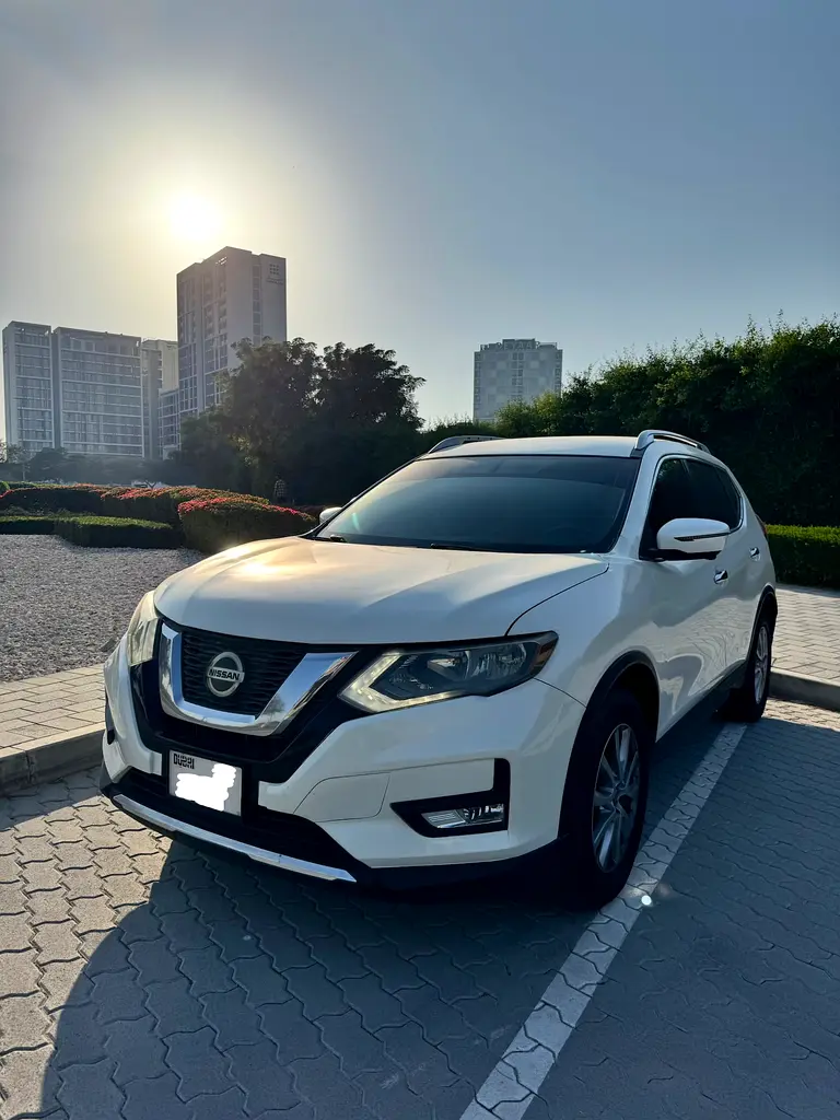Nissan Rogue 2018 — photo 1 of 15