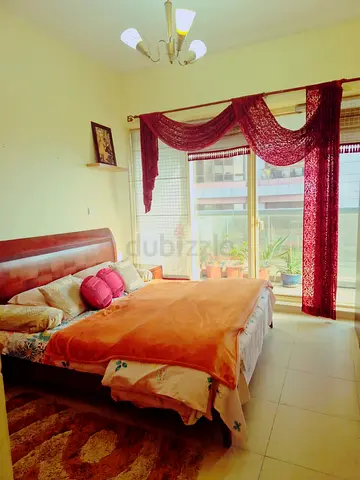 Private room for females, 2 min. away from Business Bay Metro Station, with attached toilet, balcony