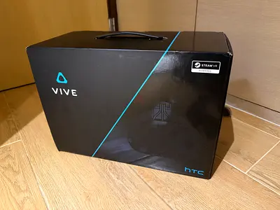HTC Vive VR Headset (Original Box) - Good Condition