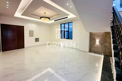 Prime Location | Free Hold | Fees Included
