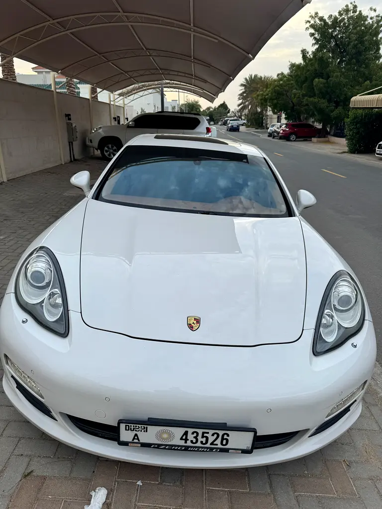 Porsche Panamera 2011 — photo 1 of 14