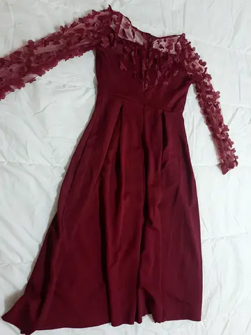 Maroon long-sleeve midi dress with floral mesh sleeves