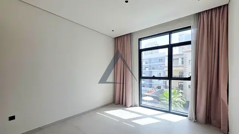 Pool View | Fitted Kitchen | Prime Location