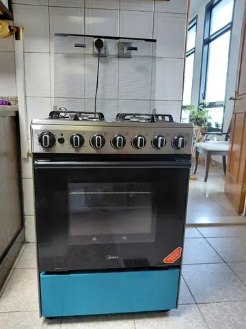 4 burner gas cooker with oven
