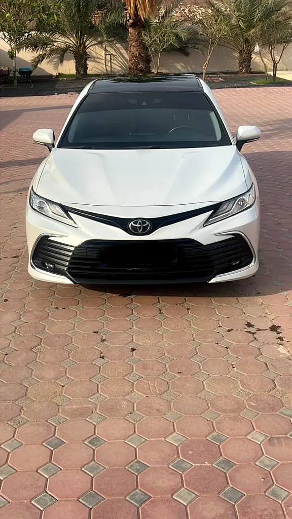 Toyota Camry 2024 — photo 1 of 7