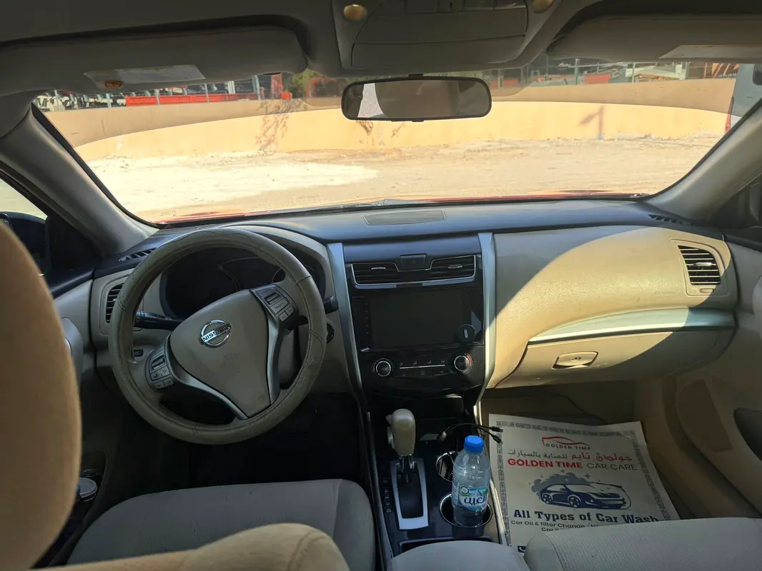 Nissan Altima 2013 — photo 1 of 6