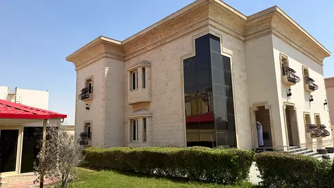 Its 4 bed rooms , 2 living rooms , 2 majlis , kitchen maid room Al Rahmaina Sharjah