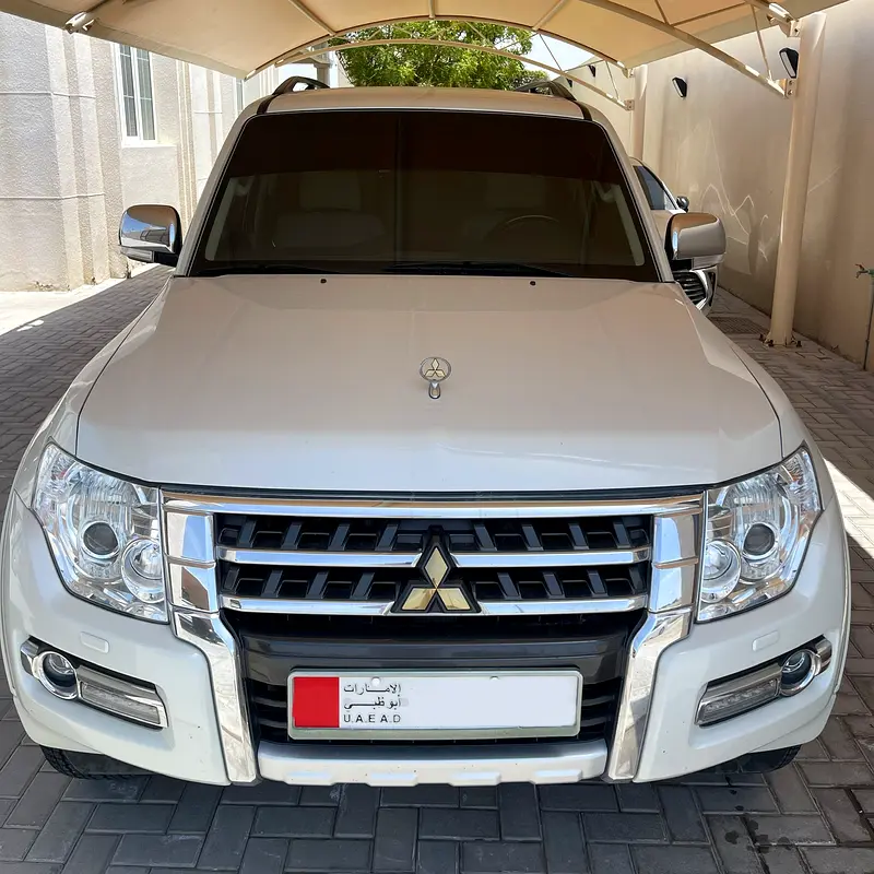 Mitsubishi Pajero 2021 — photo 1 of 8
