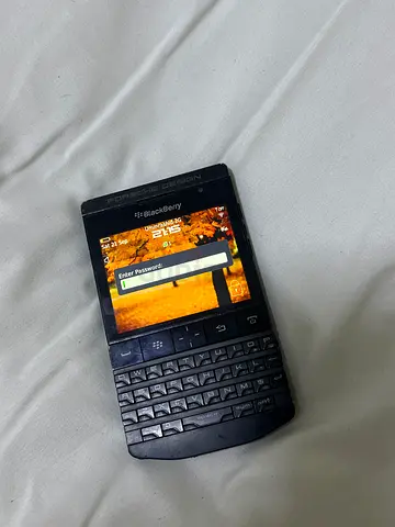 BlackBerry Porsche design P’99981