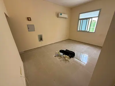 شقه غرفه و صاله _ الروضه 3 عجمان _ تكييف مركزي _ سكن عائلات _ صيانه فري