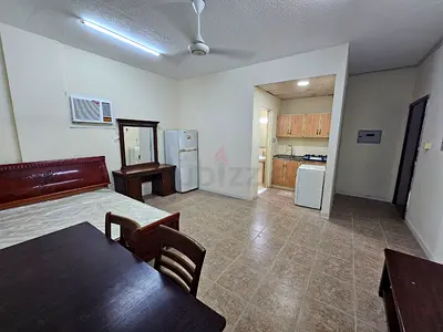 Studio apt available for monthly rent