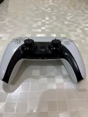 PS5 DualSense Wireless Controller - White (Good Condition)