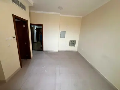 استوديو للإيجار في العاليا مع تكييف مركزي