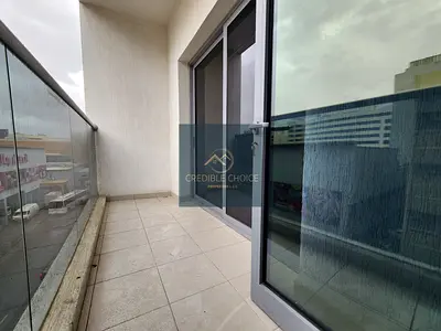 2 MINUTES TO METRO/ MAINTENANCE FREE / GREAT AREA