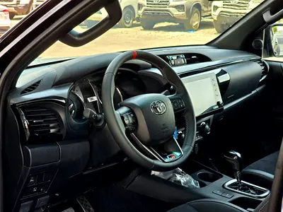 2025 Toyota HILUX photo 8