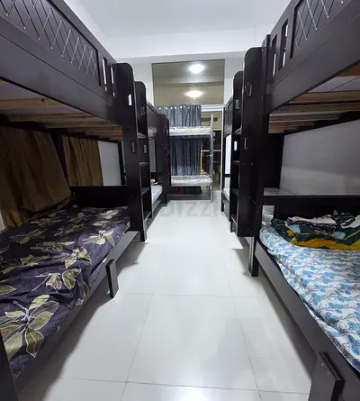 BEDSPACE AVAILABLE AED.600/-