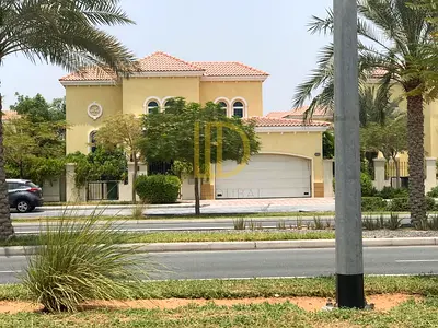 Large 3 Bed plus Maid Close to Community Center