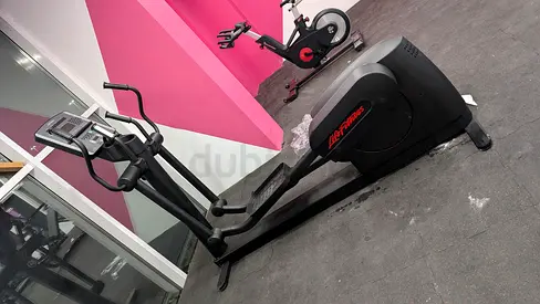 Life fitness Elliptical Cross Trainer - Good Working Condition