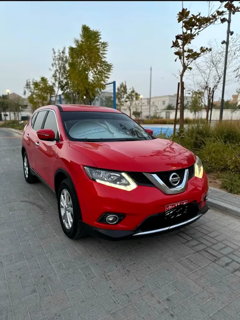 Nissan X-Trail 2016 — photo 1 of 11