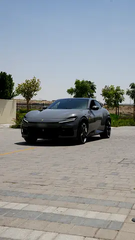 Ferrari Purosangue / 2025 /  6,600km  / Full carbon / panoramic roof / 2 keys / European